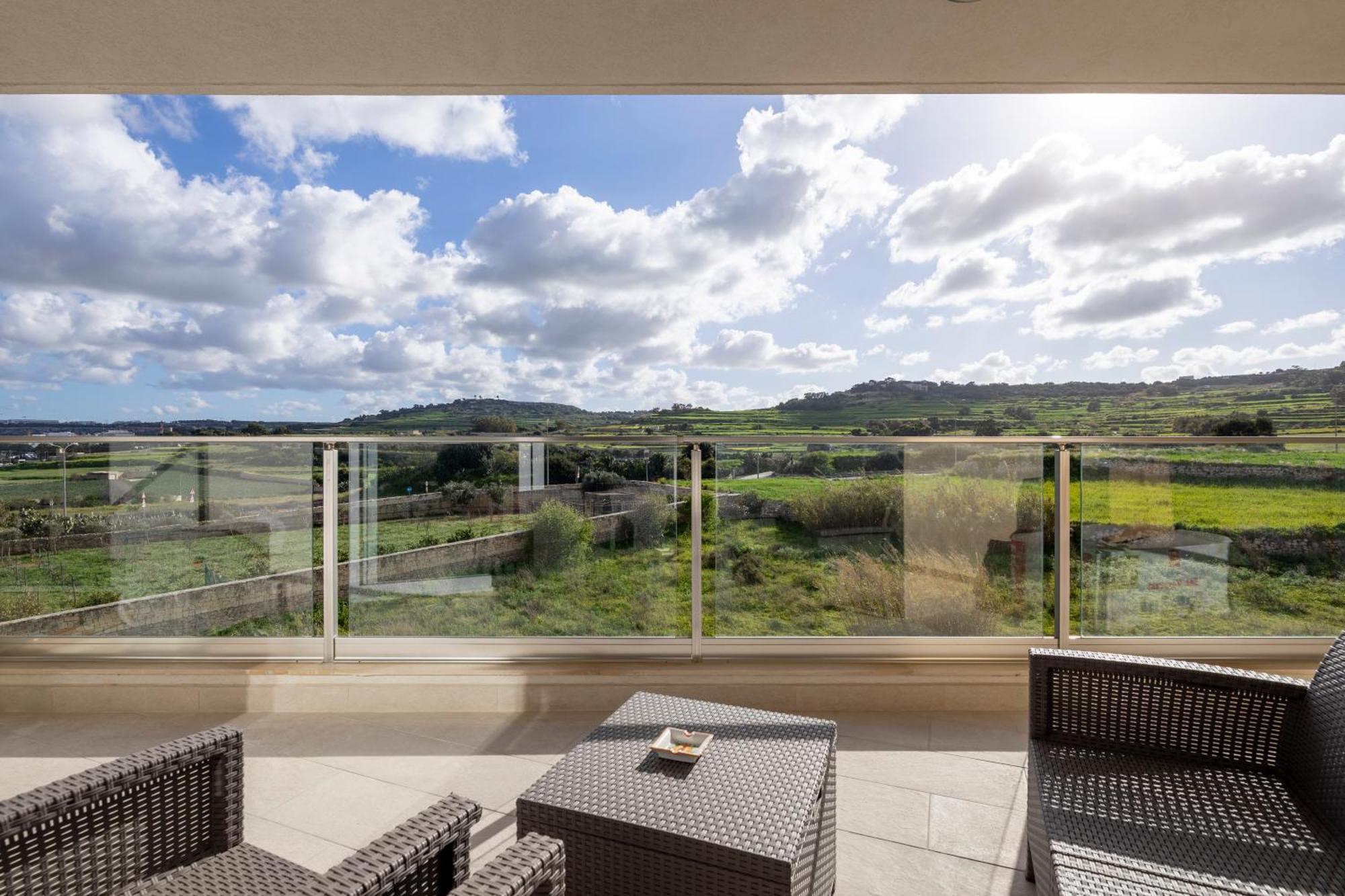 Modern & Spacious 2Br Apartment With Country Views - Close To Xemxija Bay Сент-Полс-Бей Екстер'єр фото